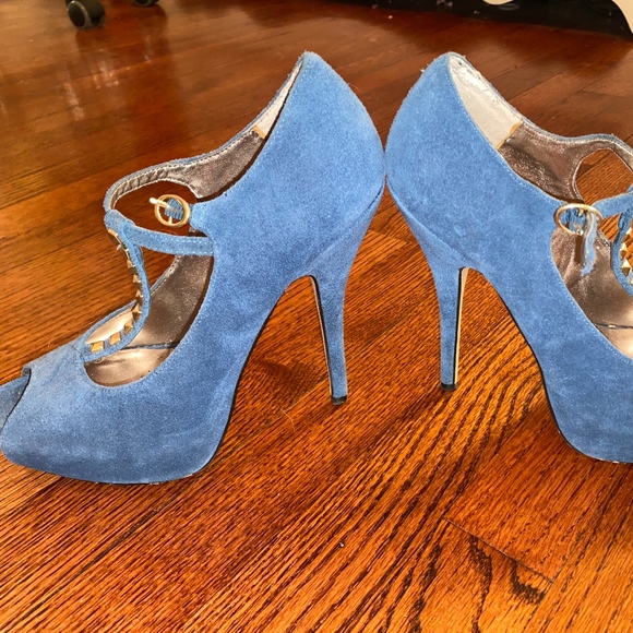 Gold Studded Steve Madden Strappy Heels - Picture 1 of 3